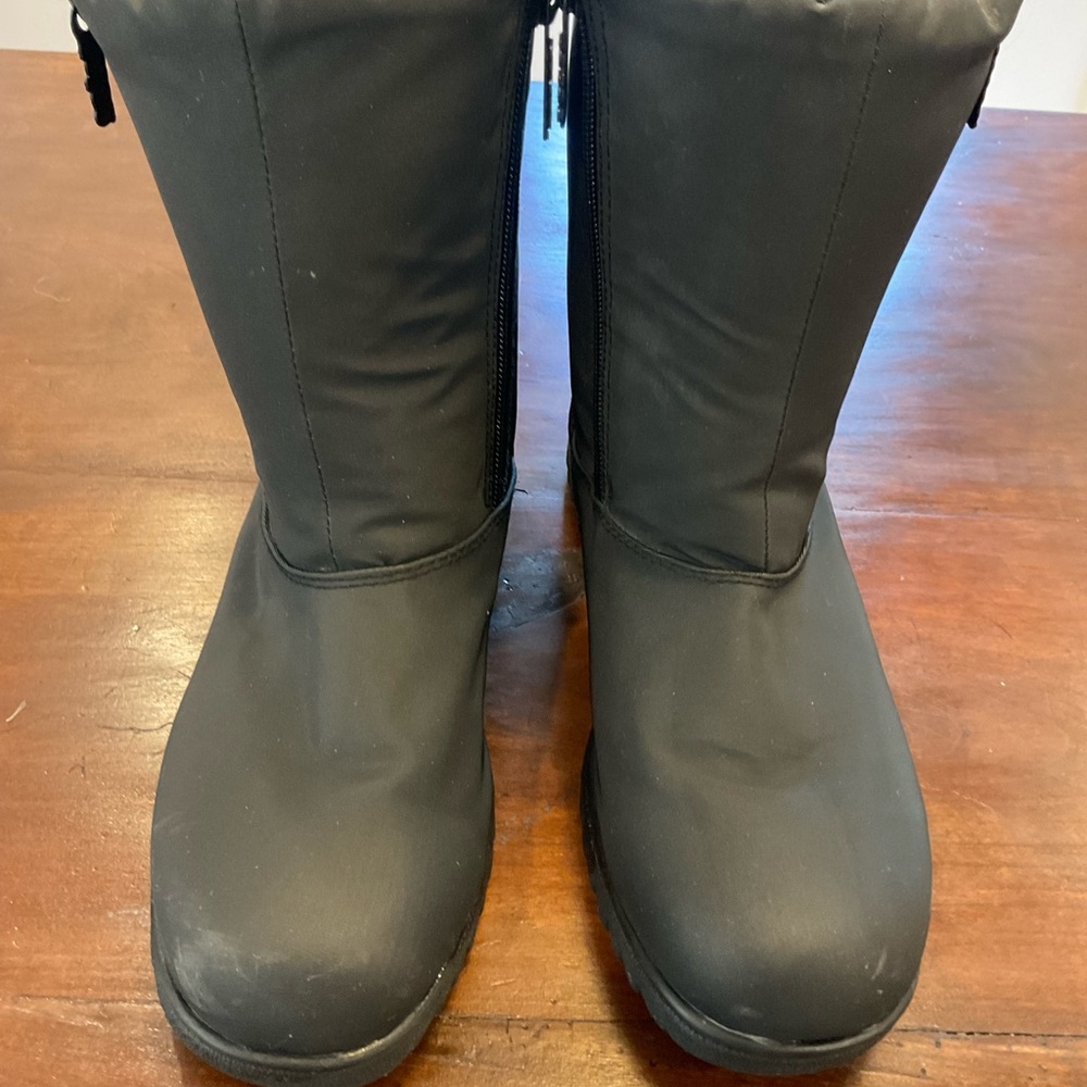 Totes Black Ankle Boots Size 8